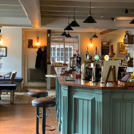 The Boot And Shoe Inn Flintham Bagian luar foto