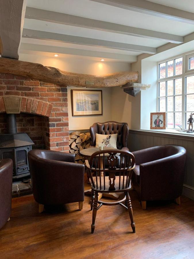 The Boot And Shoe Inn Flintham Bagian luar foto